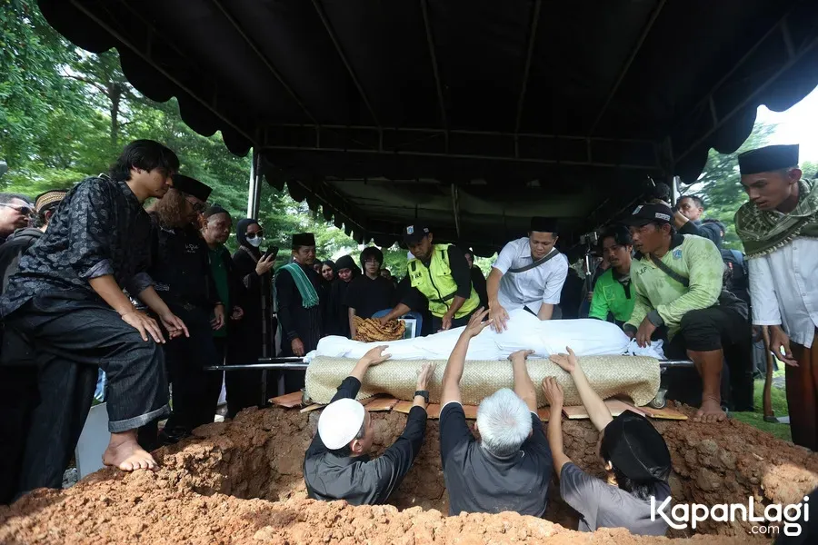 Mat Drajat pakai baju hitam © KapanLagi.com/Budy Santoso