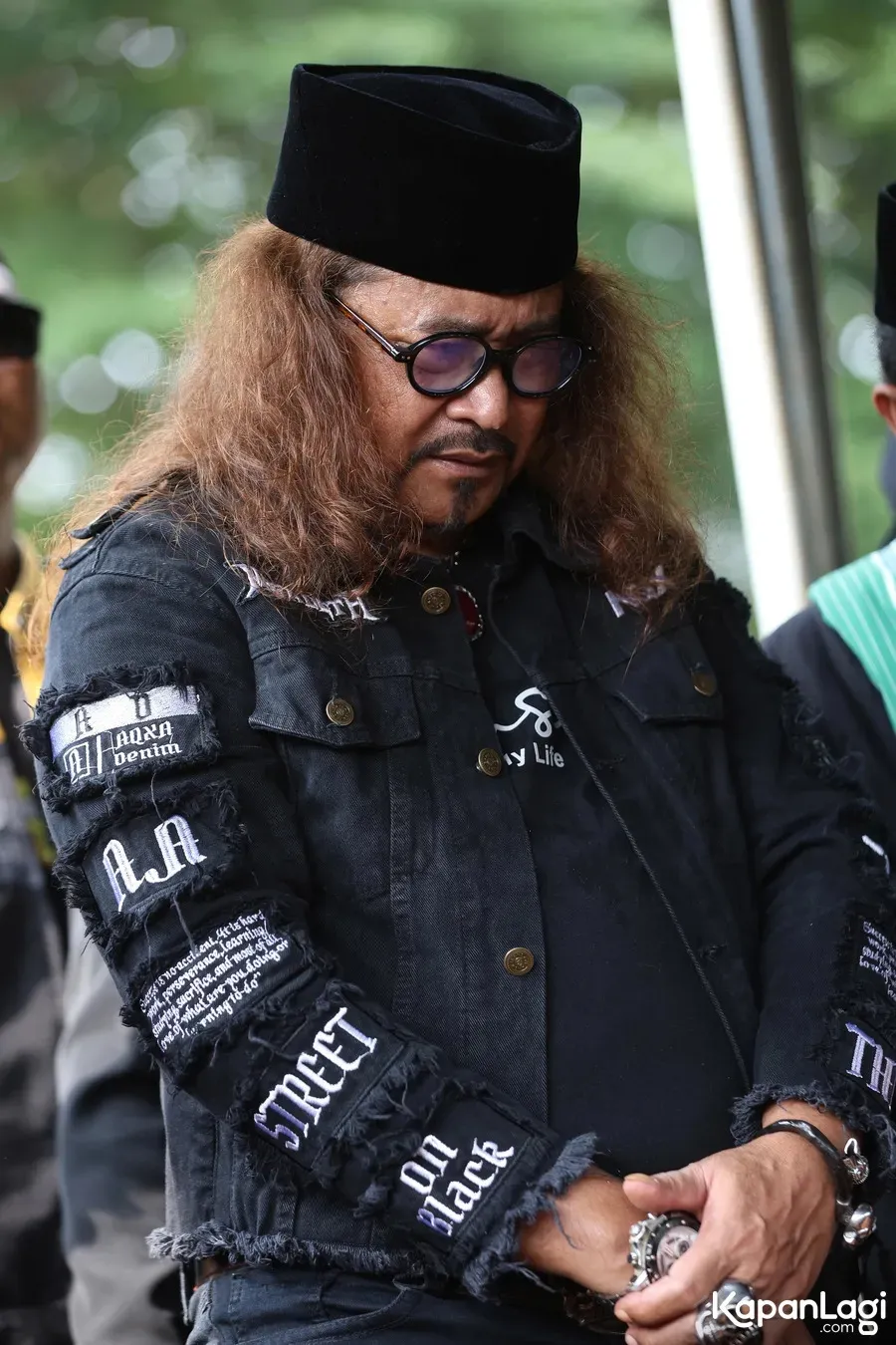 Mat Drajat menunduk sedih © KapanLagi.com/Budy Santoso