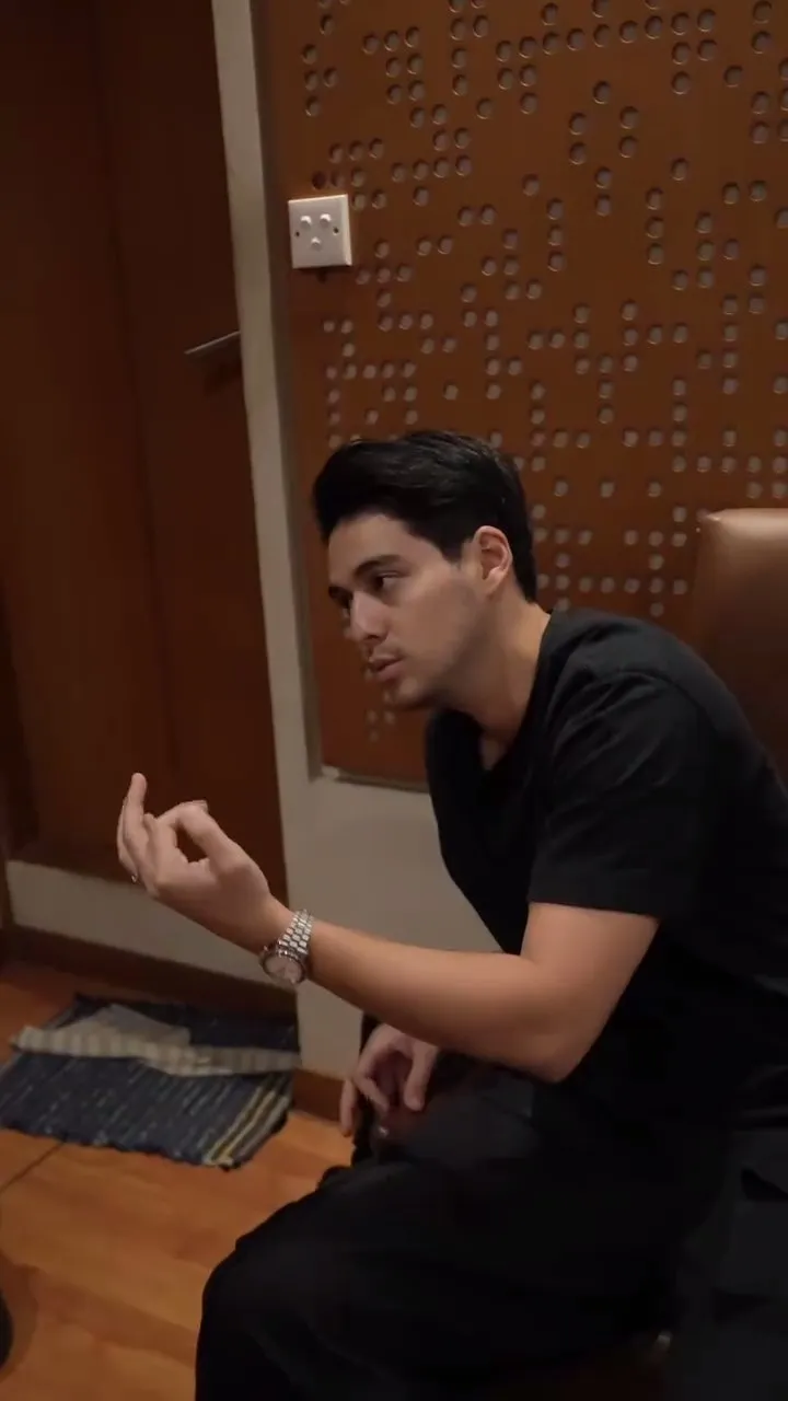 Rekaman untuk Single Terbaru (credit: Instagram.com/bouttier_maxime/)