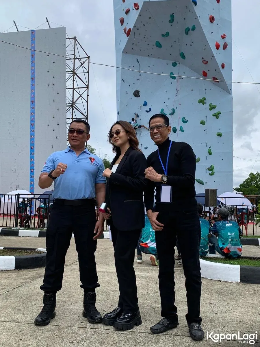 Mayang Lucyana Nonton Panjat Tebing © KapanLagi.com/Sahal Fadhli