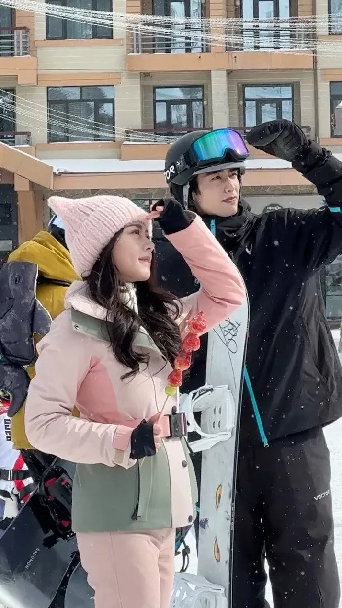 Song Weilong dan Zhao Jin Mai di drama China Shine on Me - mydramalist