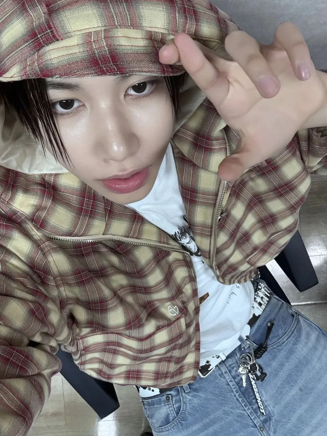 Louis LNGSHOT selca/Instagram.com/lngshot4