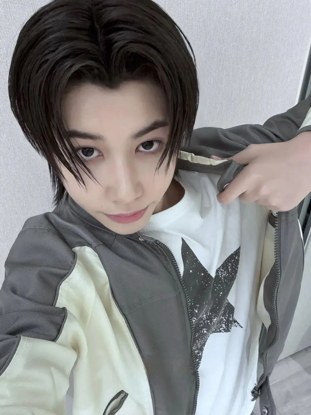 Louis LNGSHOT Selca/Instagram.com/lngshot4