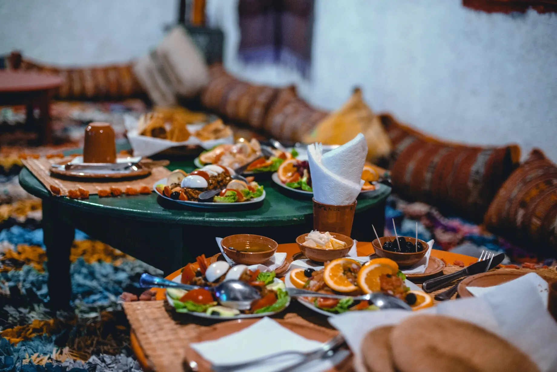 Menu sahur yang sehat dan bergizi selama puasa Ramadan (credit:unsplash.com/id/@sour_moha)