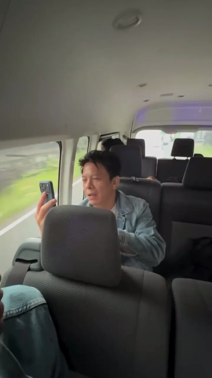 Perlihatkan Perhatian dan Sayang (credit: Instagram.com/raffinagita1717/)