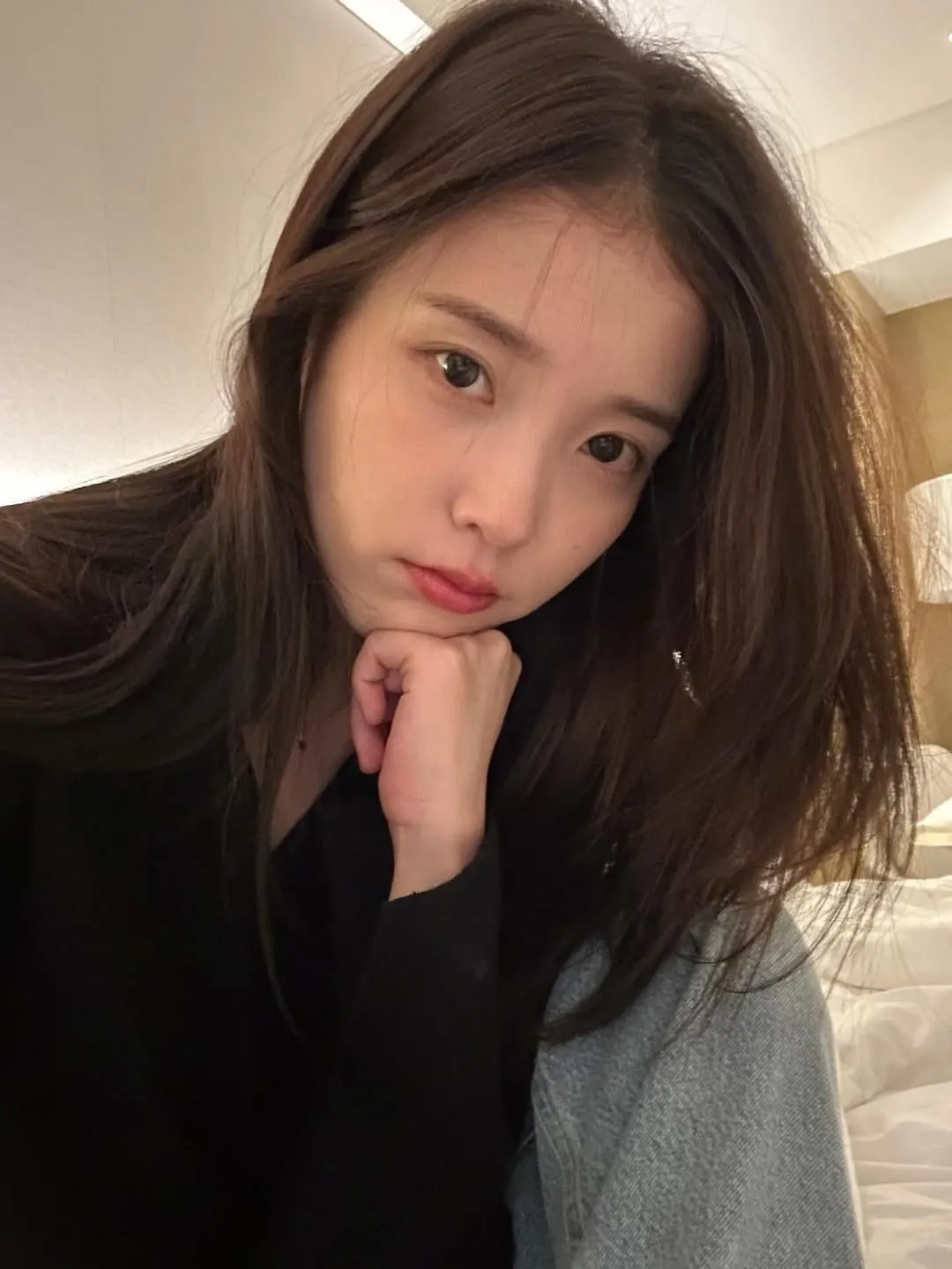 IU selfie (c) instagram.com/dlwlrma