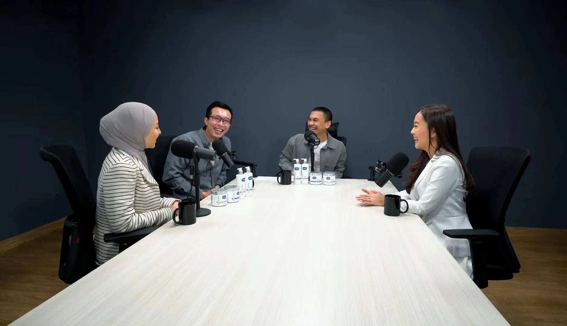 Dokter Tirta dan Nikita Willy di Podcast Raditya Dika (credit: Youtube Raditya Dika)