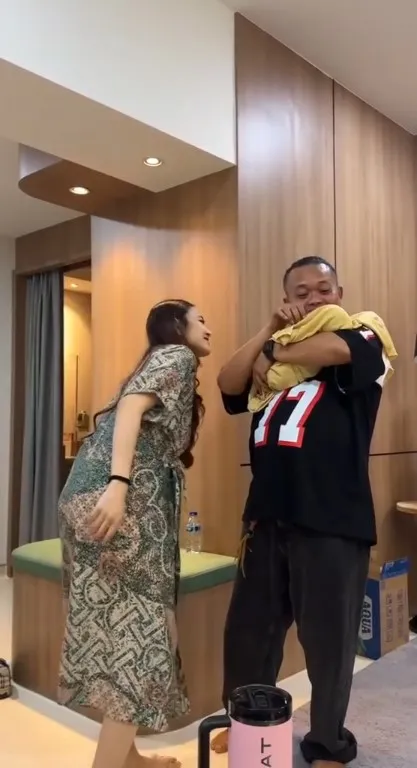 Ditimang-timang dengan Bahagia
