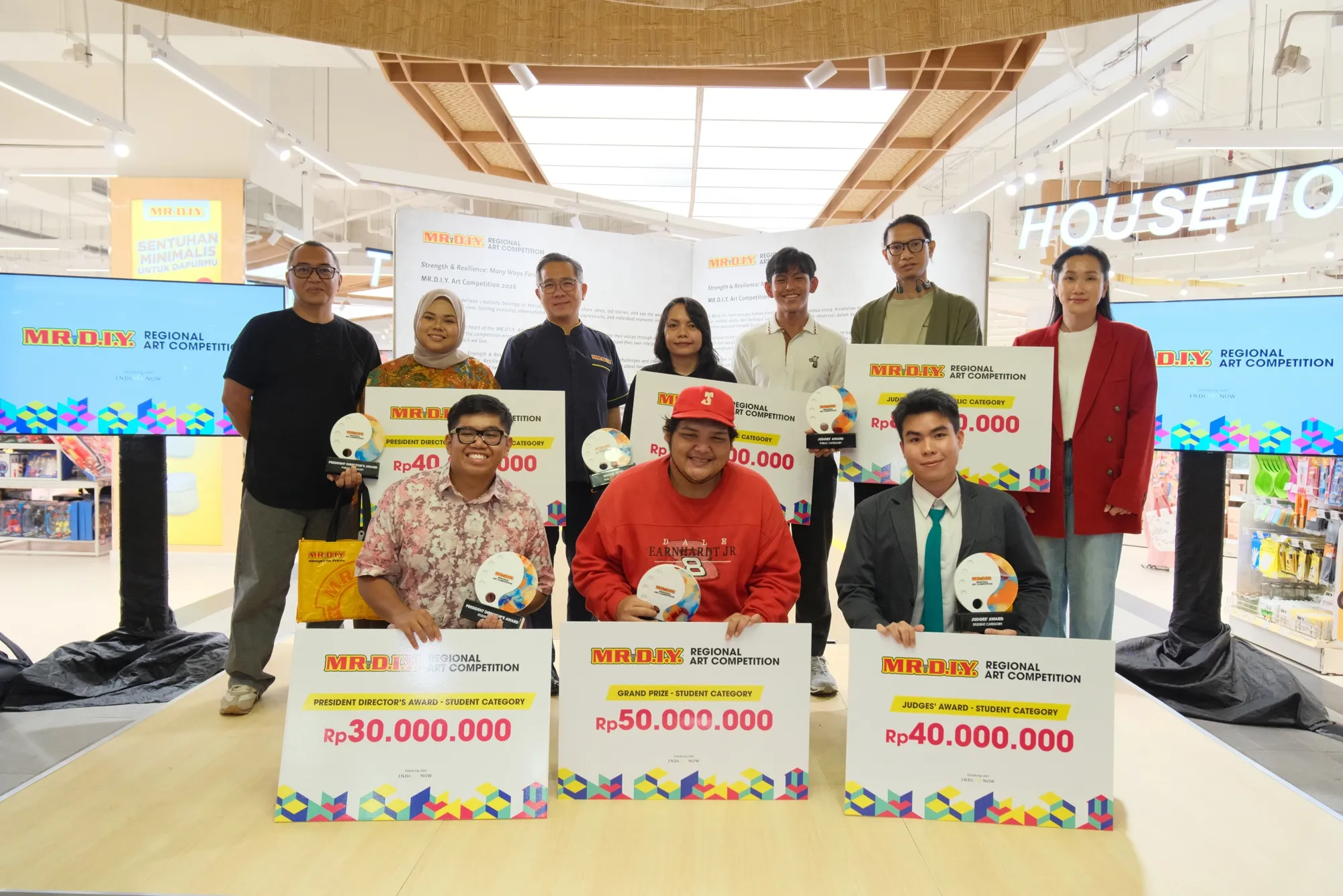 MR.D.I.Y. mengumumkan enam pemenang MR.D.I.Y. Regional Art Competition 2026 (Dok. Pribadi)