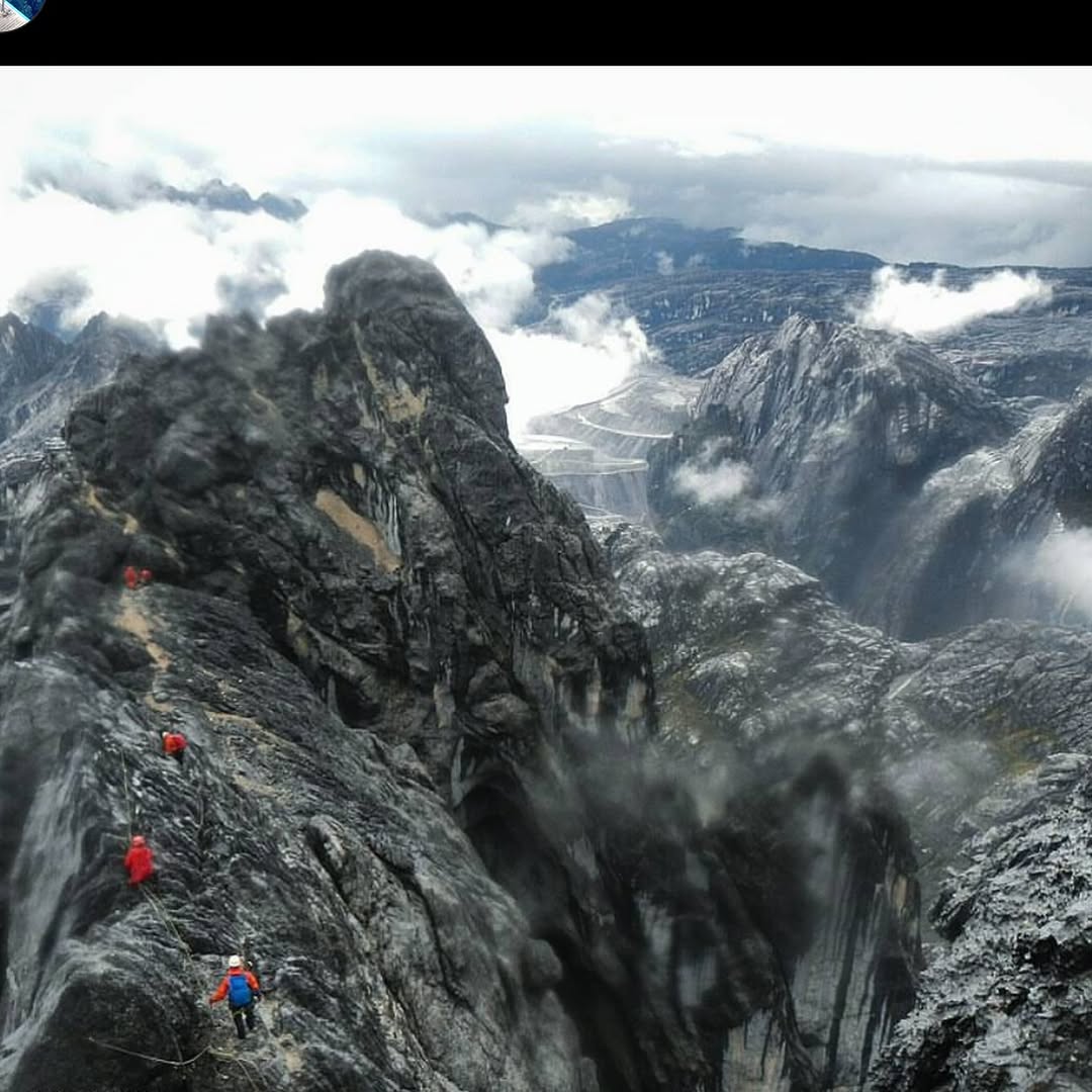 Nadine Chandrawinata Bagikan Momen Mendaki Puncak Carstensz, Berbagi Pengalaman Berharga