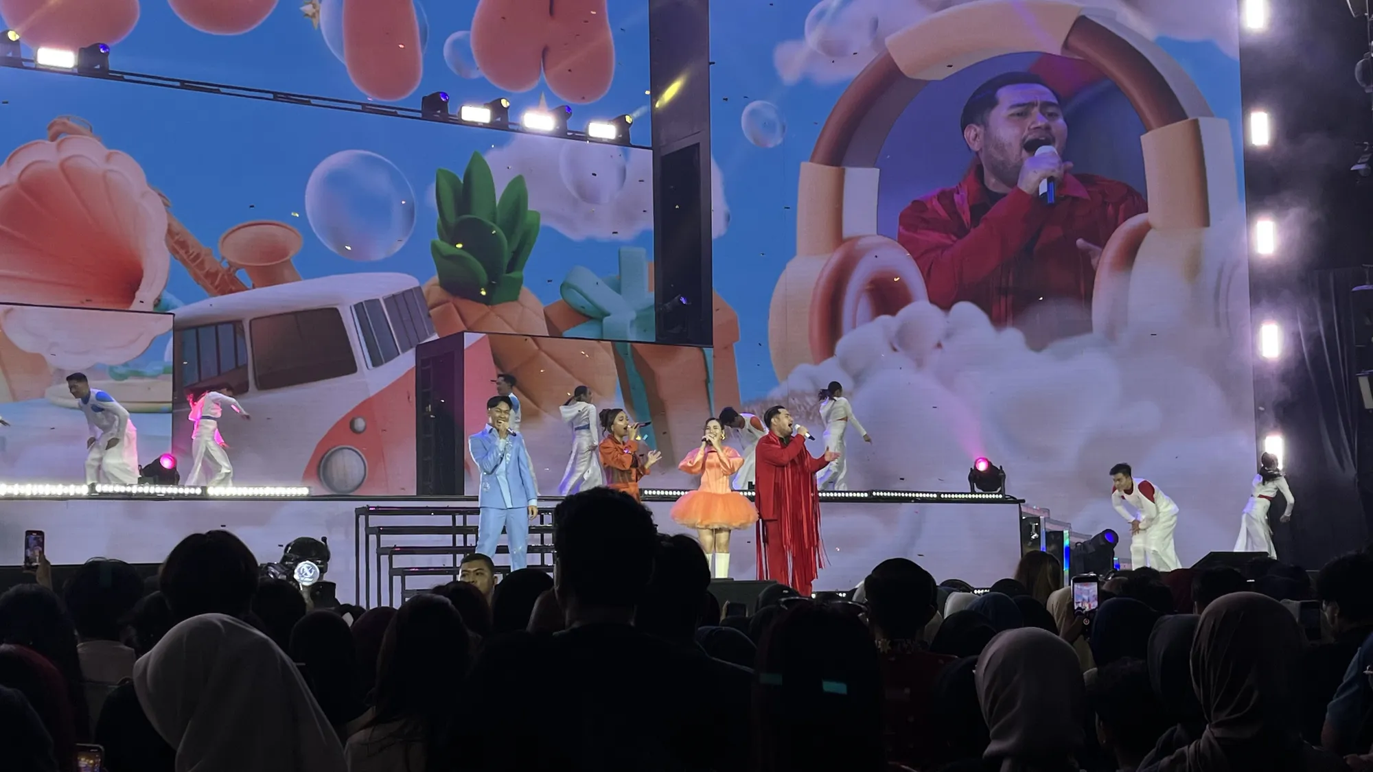 Nassar duet dengan Afgan (credit: KapanLagi.com/Sahal Fadhli)