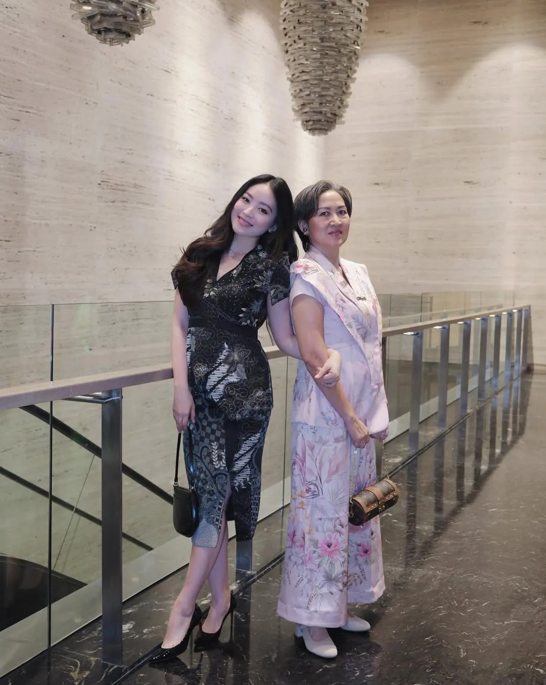 Kompaknya Natasha Wilona dan Ibu © instagram.com/natashawilona12