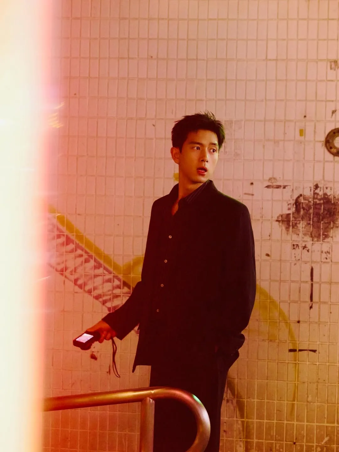 Li Xian Kapok Pakai Baju Warna Hitam/credit: Instagram @mr.lixian