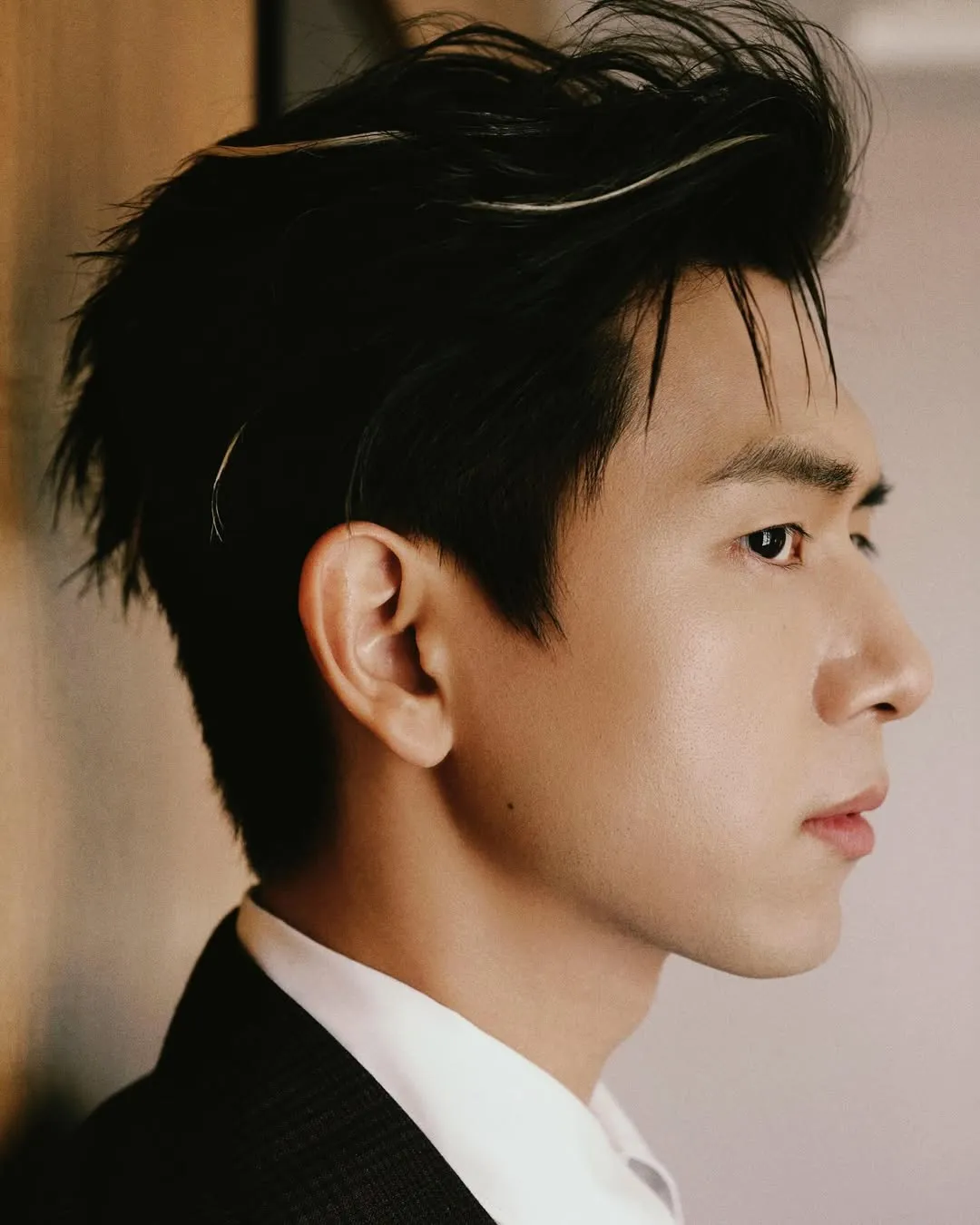 Li Xian Kapok Pakai Baju Warna Hitam/credit: Instagram @mr.lixian