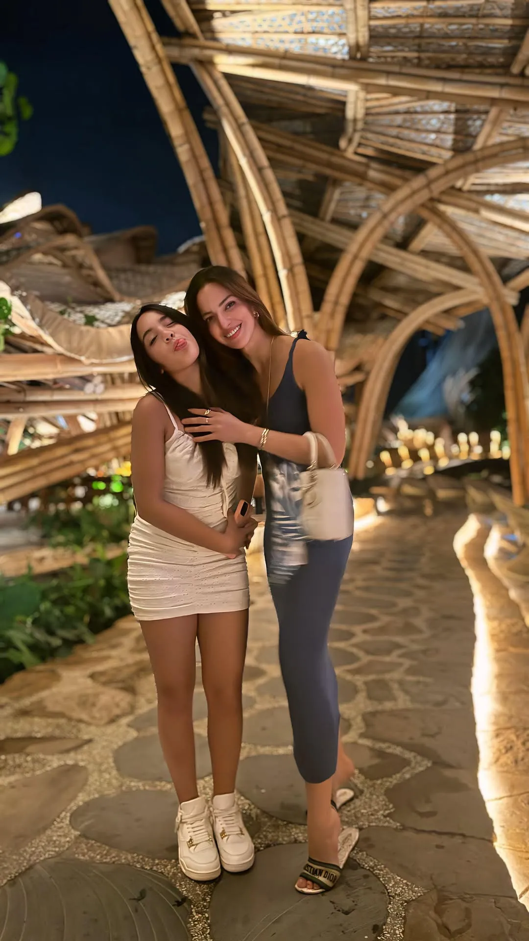 Mikhayla Bakrie dan mamanya, Nia Ramadhani (credit: instagram.com/ramadhaniabakrie)