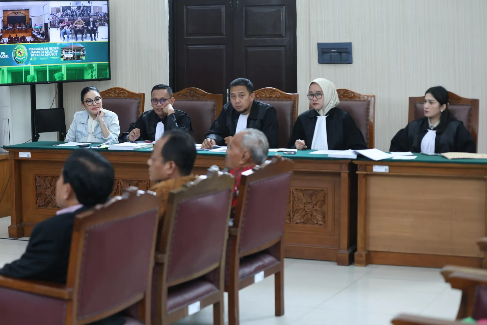 Minta Reza Gladys Kembalikan Rp4 Miliar