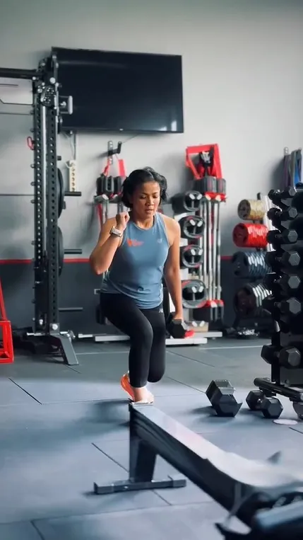 Nirina Zubir Wujudkan Target Berat Badan 46 Kg di Usia 46 Tahun (credit: instagram/nirinazubir_)