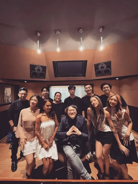 Di Balik Layar no na The One Versi Akustik (credit: instagram/elwinhendrijanto)