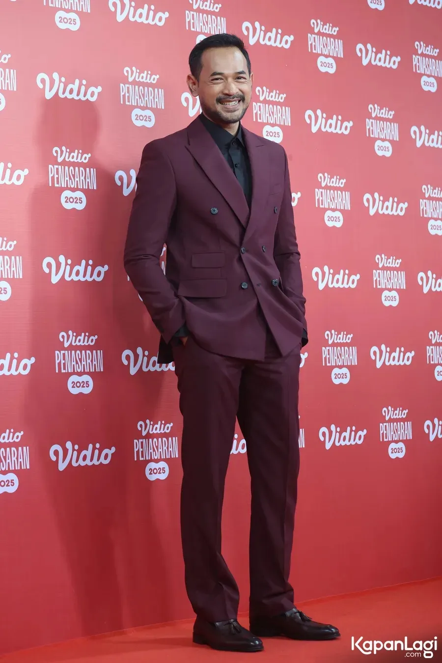 Oka Antara Pakai Jas Merah © KapanLagi.com/Budy Santoso