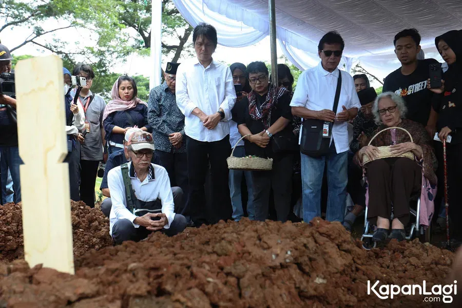 Once di pemakaman mertua/KapanLagi.com/Budy Santoso