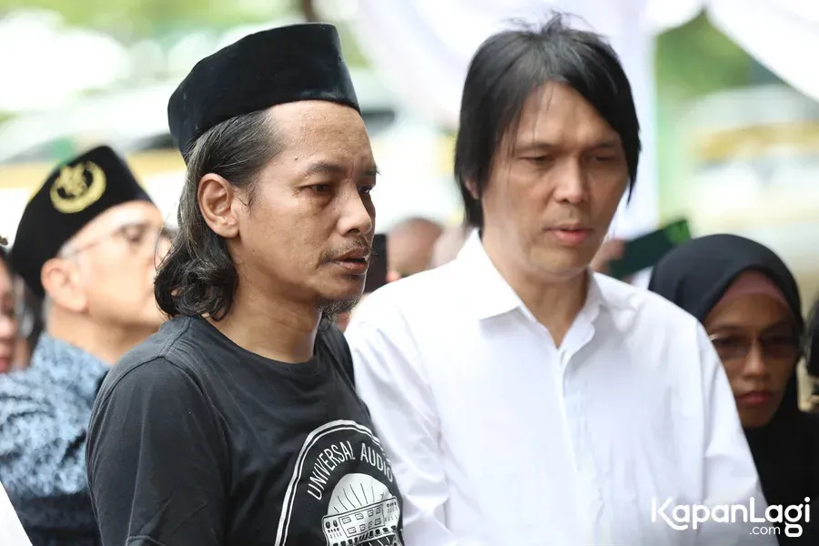 Once di pemakaman ayah mertua/KapanLagi.com/Budy Santoso