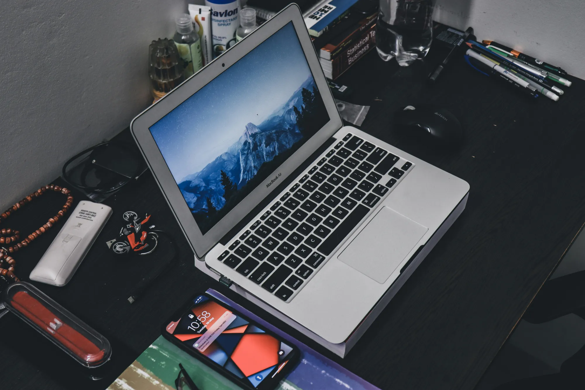Perhitungan Biaya dan Pajak Pendaftaran IMEI (c) Ilustrasi by unsplash