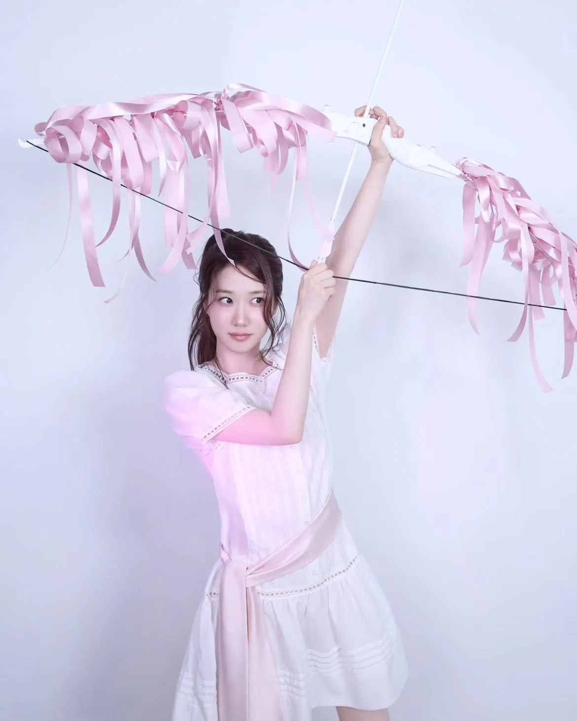 Park Eun Bin Pegang Panah (credit: instagram.com/eunbining0904)