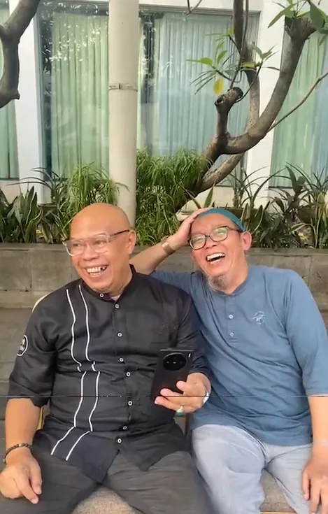 Jody dan Edwin tertawa bareng © instagram.com/edwinbejo