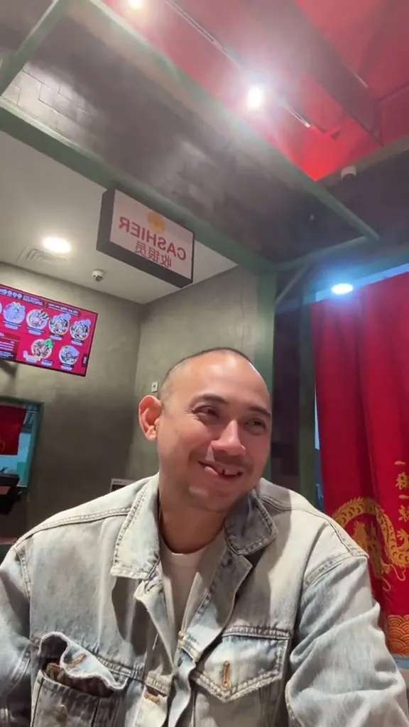 Tak Percaya Suami Belum Pernah Makan Mie Pakai Nasi