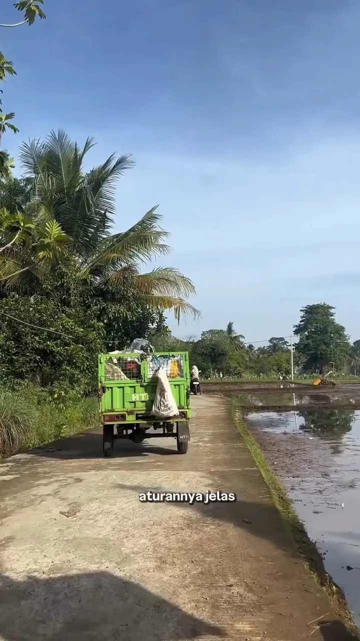 Transformasi Limbah Menjadi Nilai Ekonomis Desa Kertayasa (credit: instagram/gebyotivriyanti)