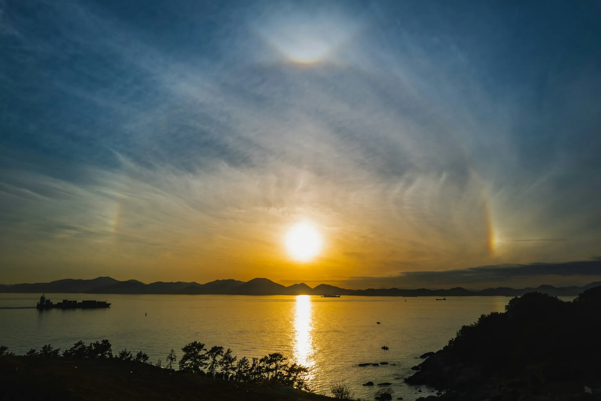 Fenomena matahari halo (credit: unsplash)