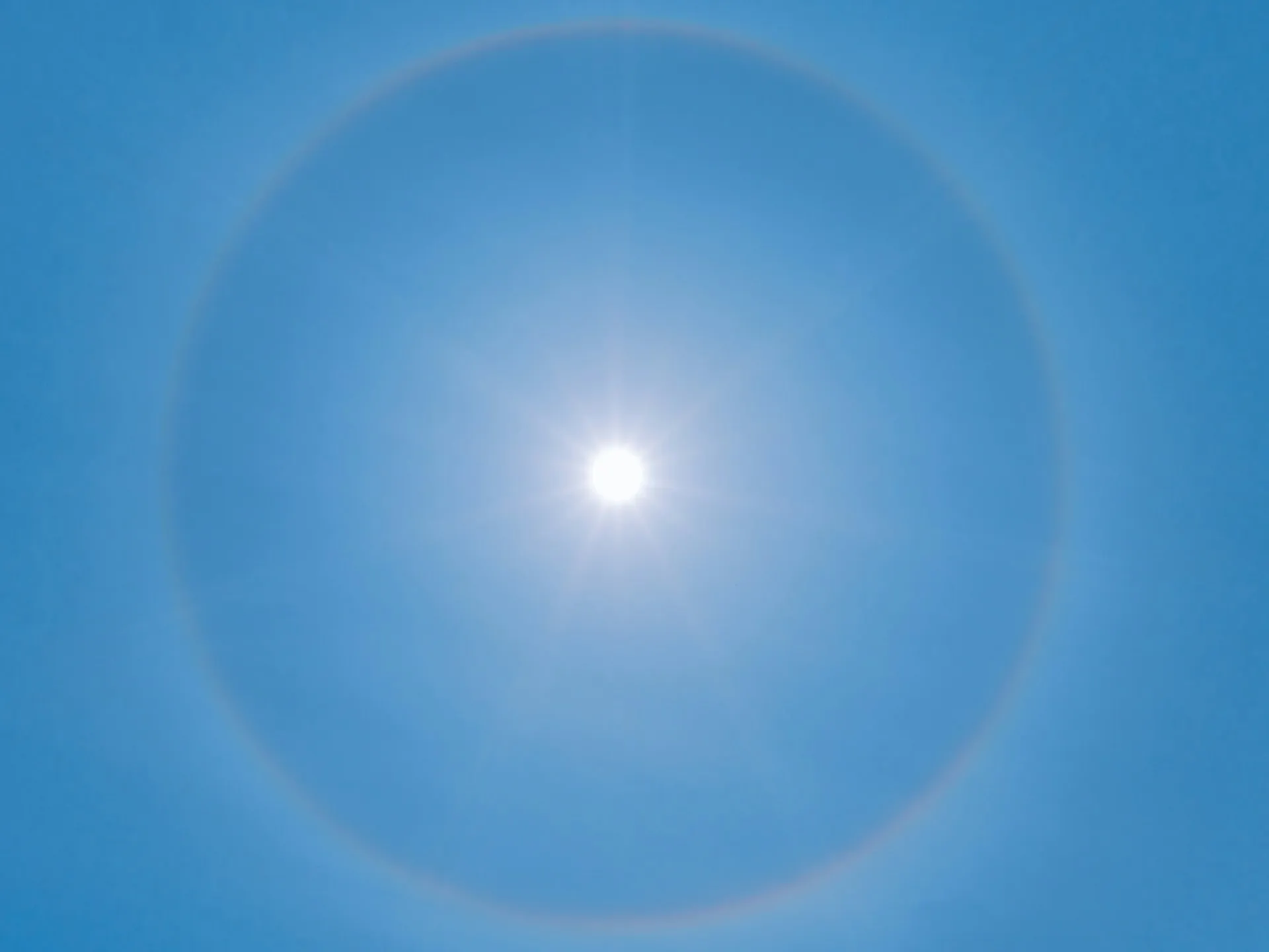 Fenomena matahari halo (credit: unsplash)