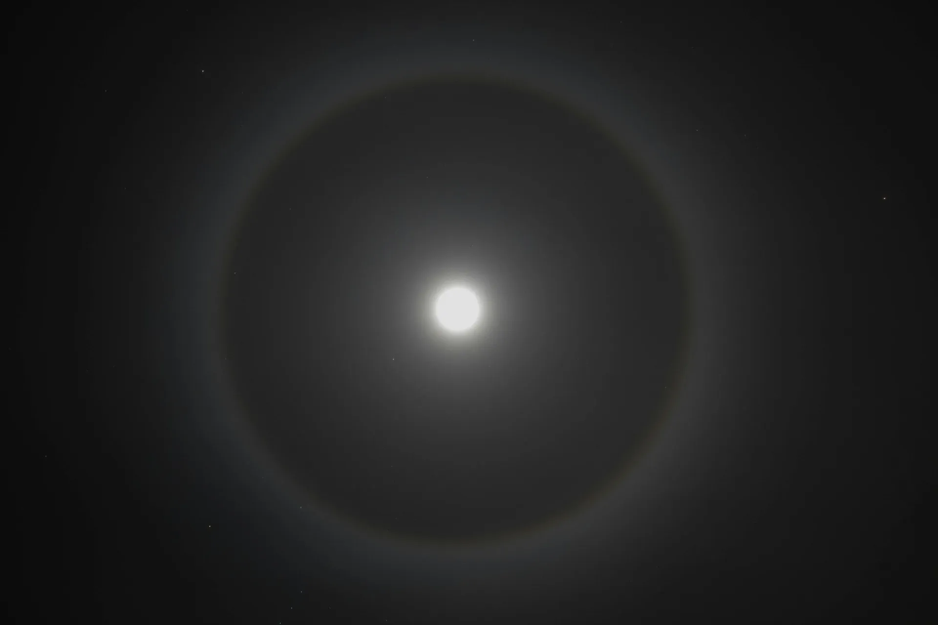 Fenomena matahari halo (credit: unsplash)