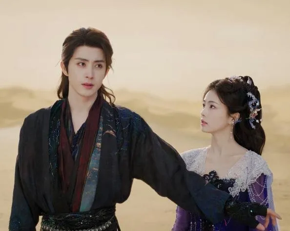 Ao Ruipeng & Bai Lu – Drama Moonlight Mystique (Beda 23 cm)