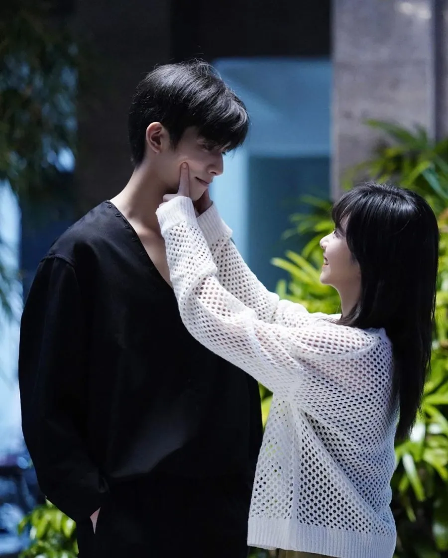 Song Weilong & Tan Songyun – Drama Go Ahead (Beda 21 cm)