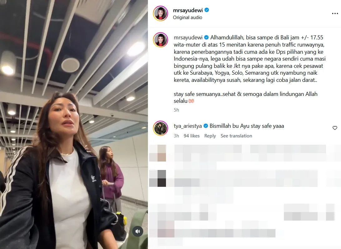 Ayu Dewi di bandara © instagram.com/mrsayudewi