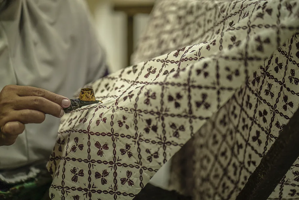 Dari Canting ke Printing: Evolusi Teknik Pembuatan Batik