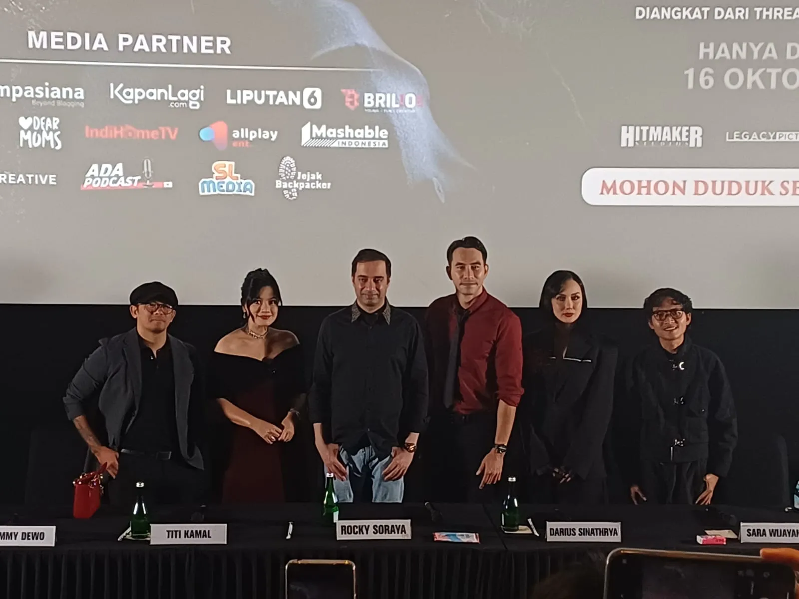 Diperankan Titi Kamal dan Darius Sinathrya