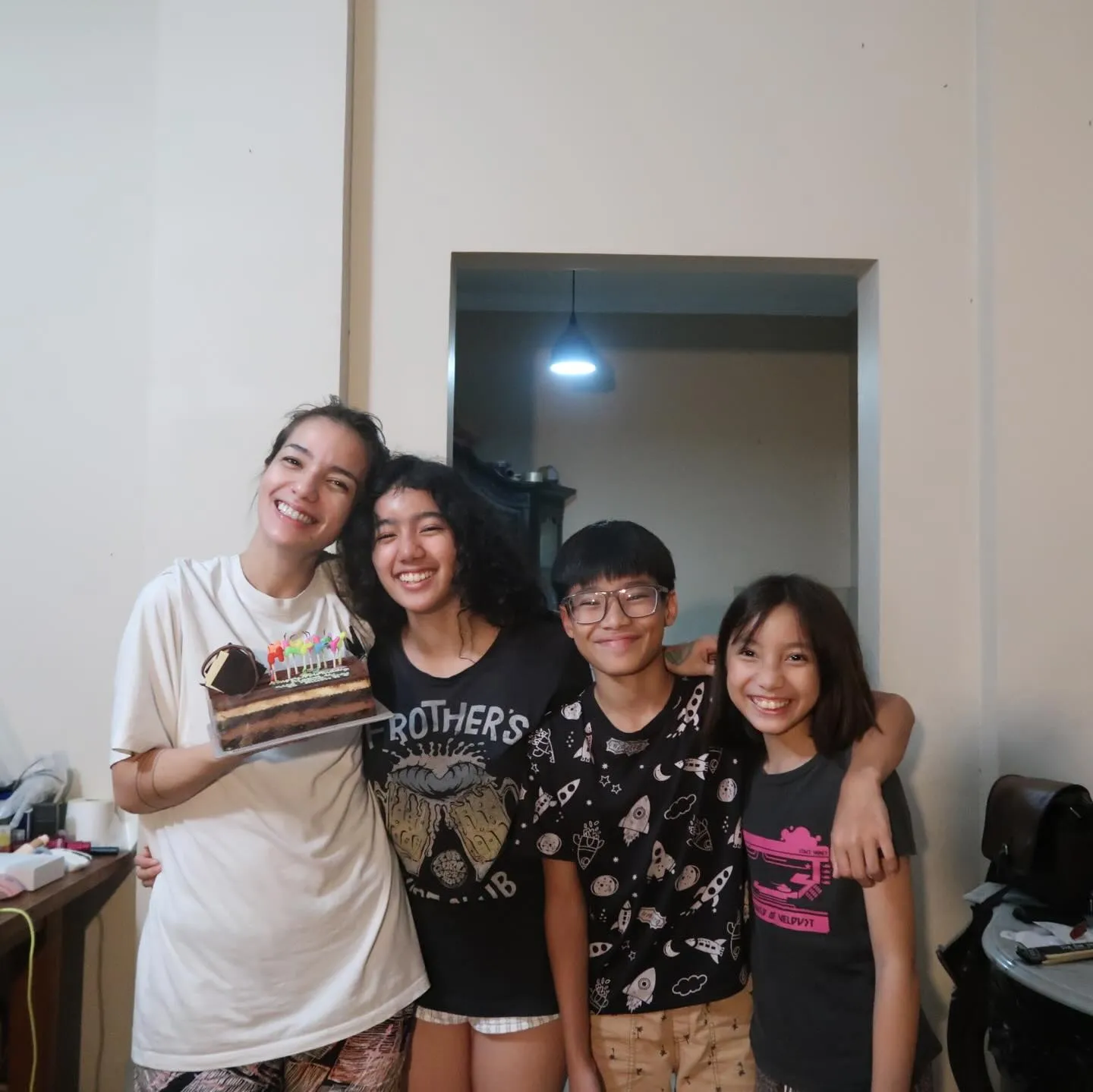 Sheila Marcia Peluk Anak © instagram.com/itssheilamj