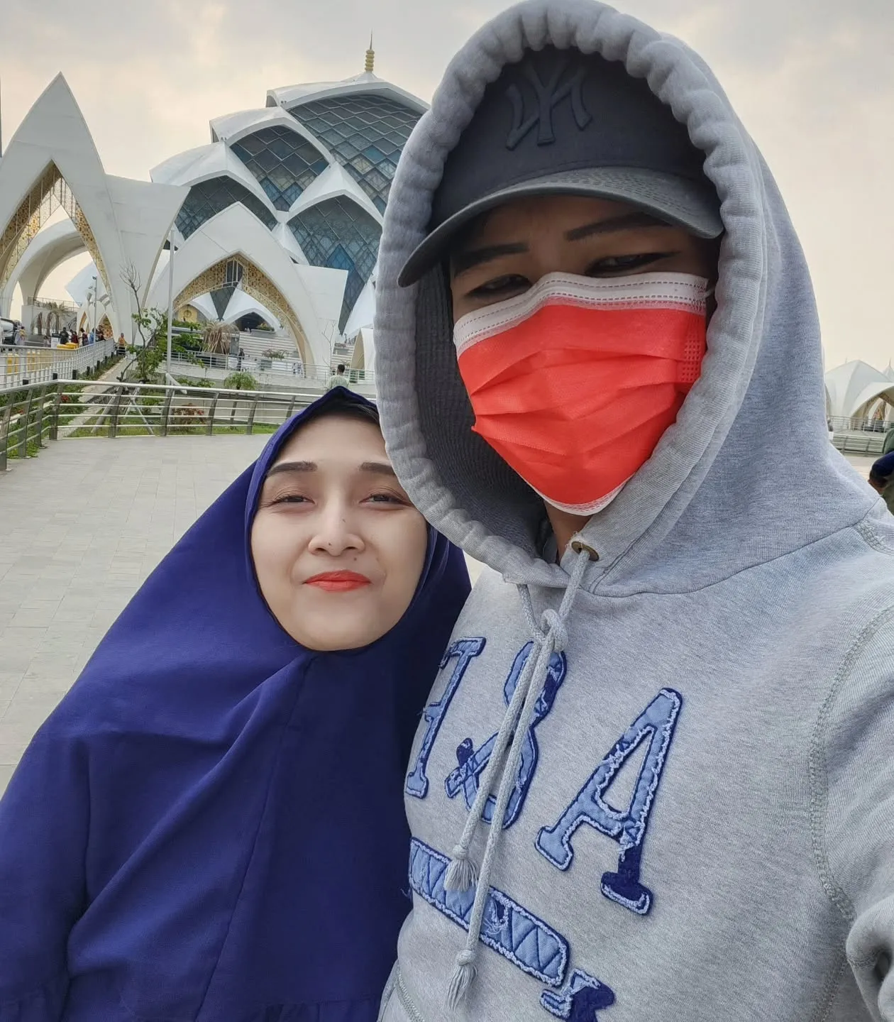 Pesulap merah & istri pertama - instagram.com/marcelradhival1