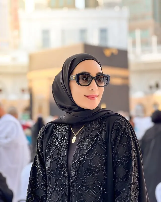 Erin Taulany di Masjidil Haram Â© instagram.com/erintaulany
