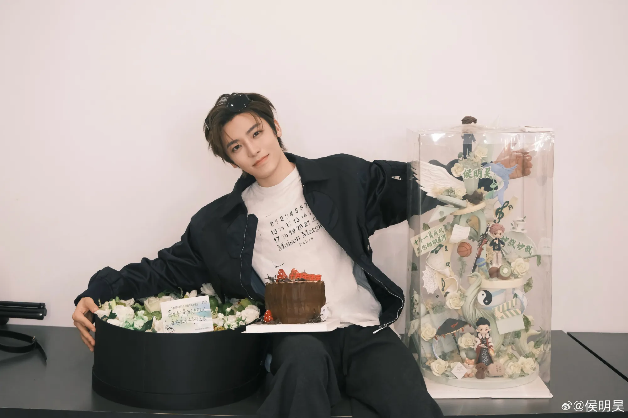 Pihak Hou Minghao dan Kong Xueer bantah rumor kencan yang beredar (credit:weibo)