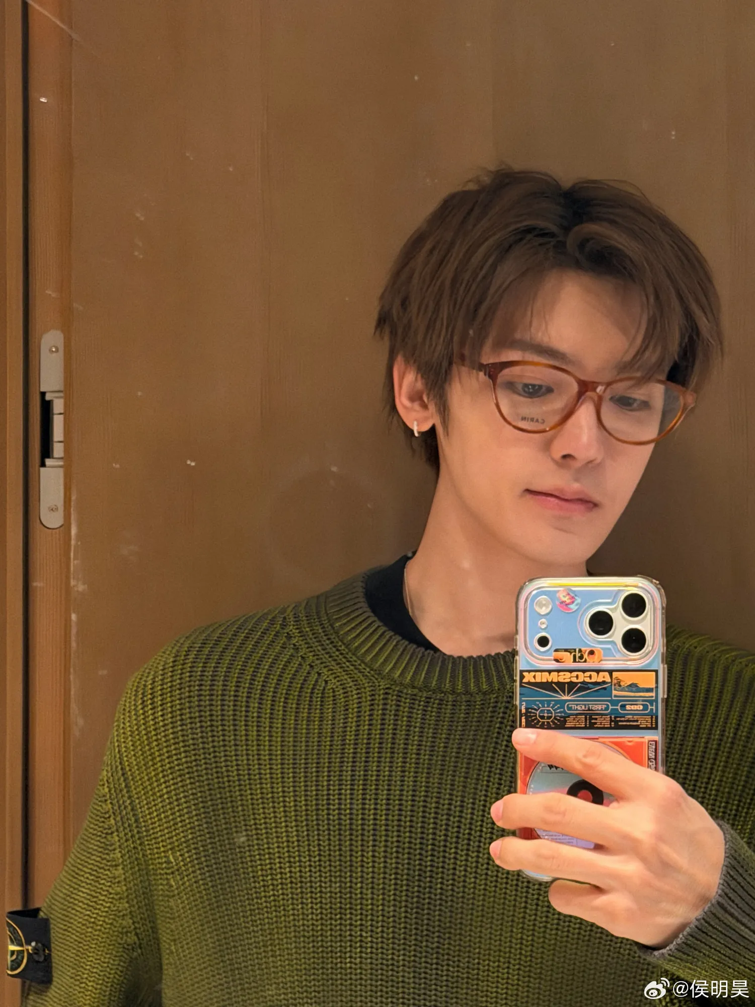 Pihak Hou Minghao dan Kong Xueer bantah rumor kencan yang beredar (credit:weibo)