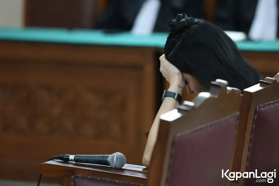 Nikita Mirzani dengarkan putusan © KapanLagi.com/Budy Santoso