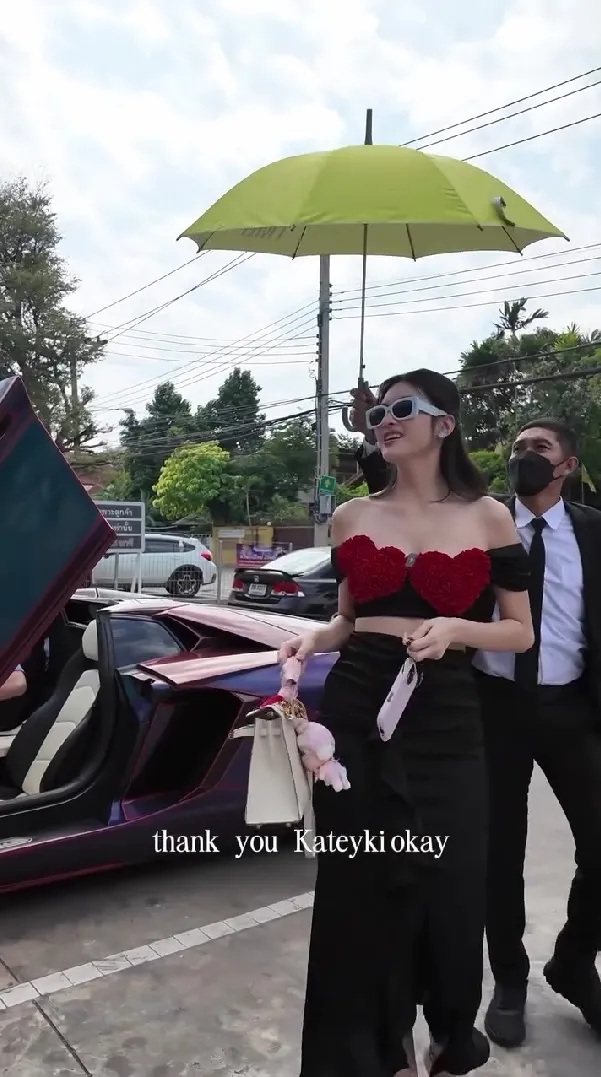 Potret Aon Somrutai, Influencer Asal Thailand yang Khas dengan Jargon 'Thank you Kateyki' (credit: instagram/aonsomrutai)