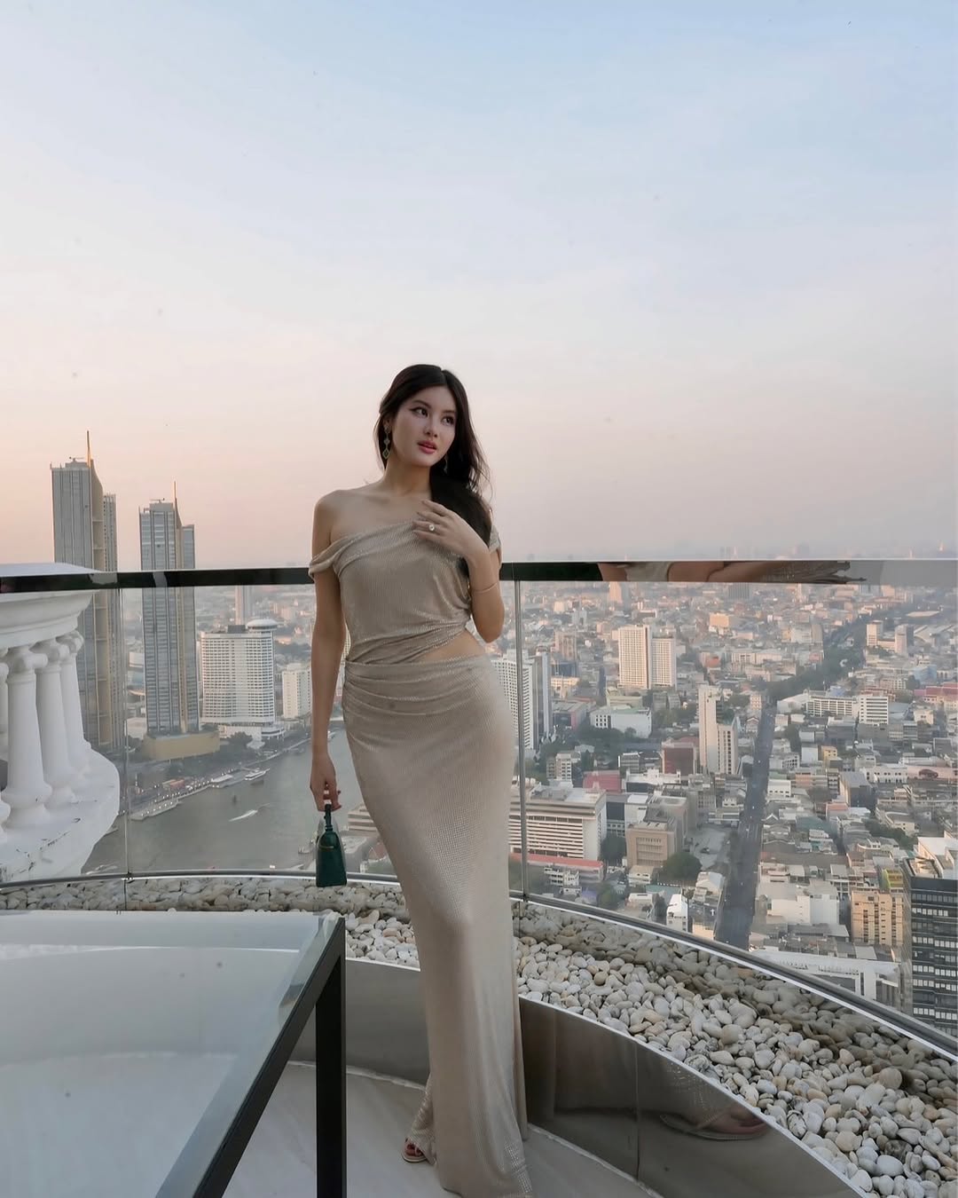 Aonsomrutai Potret Aon Somrutai, Influencer Asal Thailand yang Khas dengan Jargon