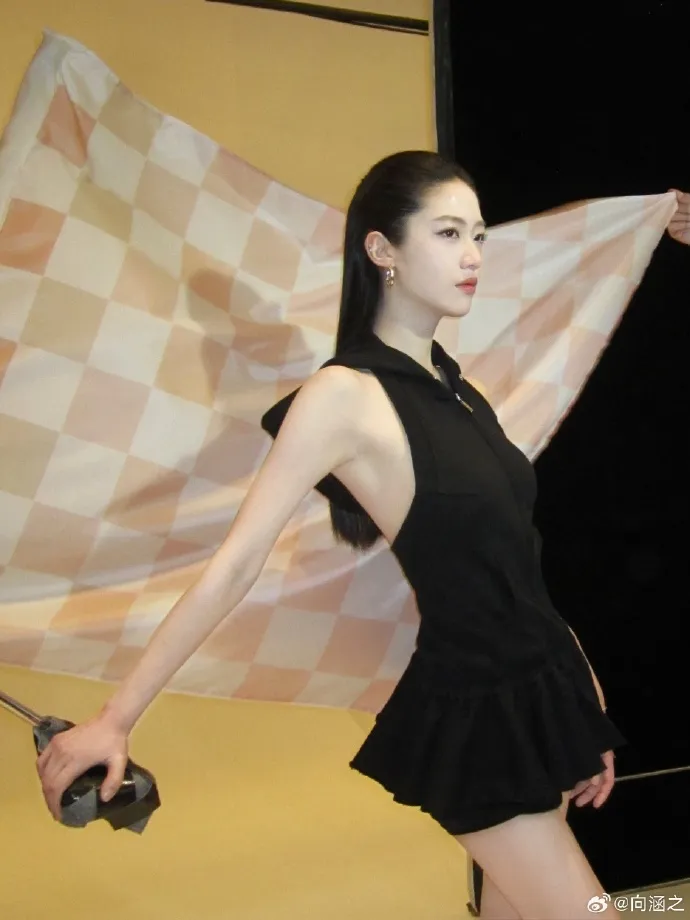 Gaya kece Xiang Hanzhi (Credit: Weibo.com)