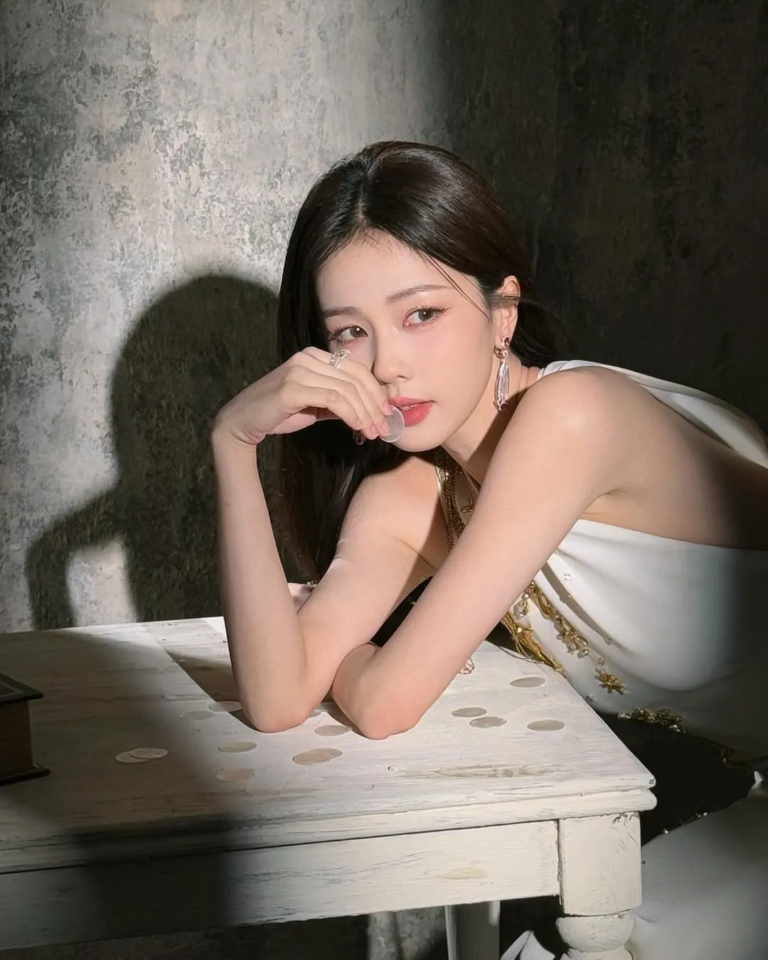 Bai Lu/cr: Instagram @bailu_923