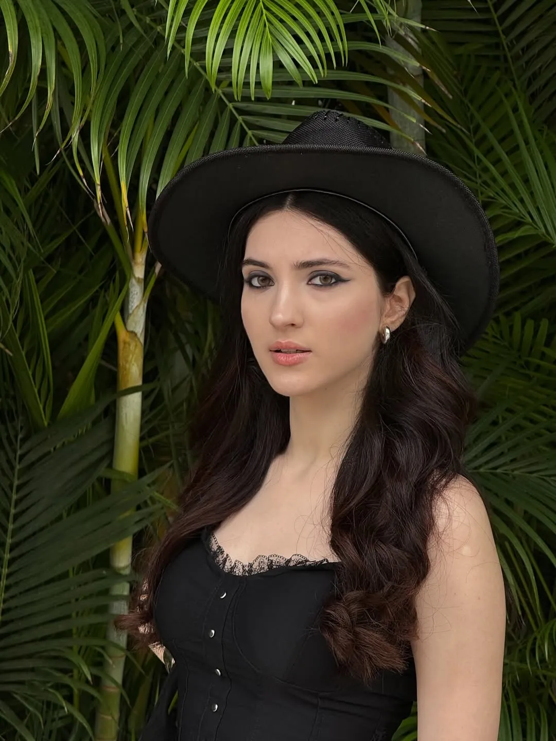 potret cantik Roosh Sindhu/cr: Instagram @rooshsindhu