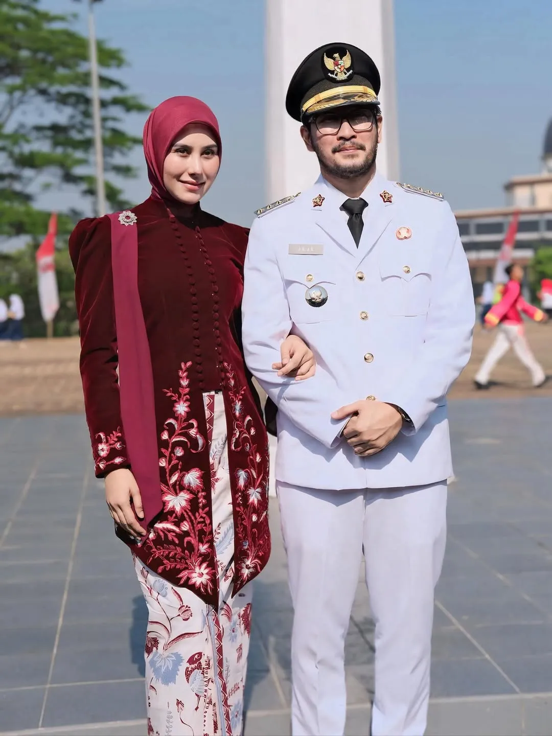 Kebaya Merah Putih Saat Upacara HUT RI